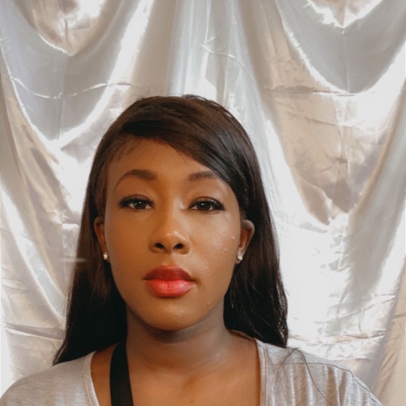 Meet your Posher, Amina - Picture 1 of 1